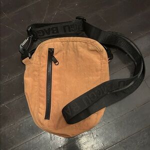 BAGGU Tan Belt Bag with Black Strap